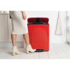 Кош за смет Brabantia Bo Pedal Passion Red, 60 л thumbnail