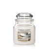 Ароматна свещ в среден буркан Yankee Candle Baby Powder thumbnail