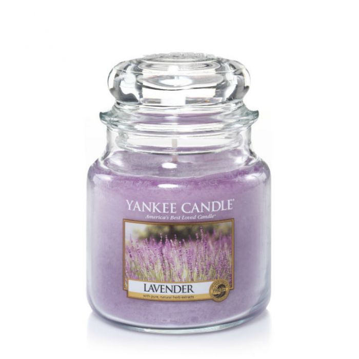 Ароматна свещ в среден буркан Yankee Candle Medium Jar Lavender