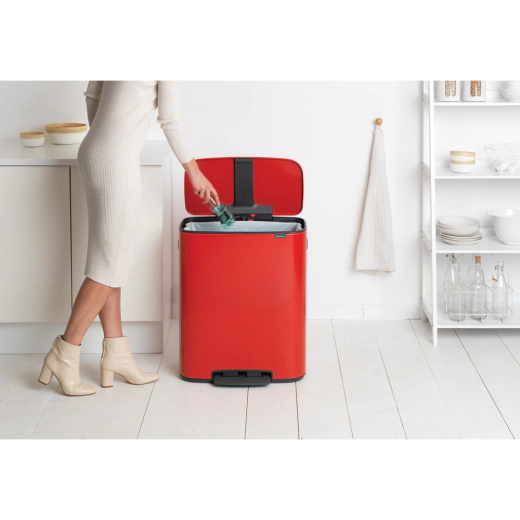 Кош за смет Brabantia Bo Pedal Passion Red, 60 л