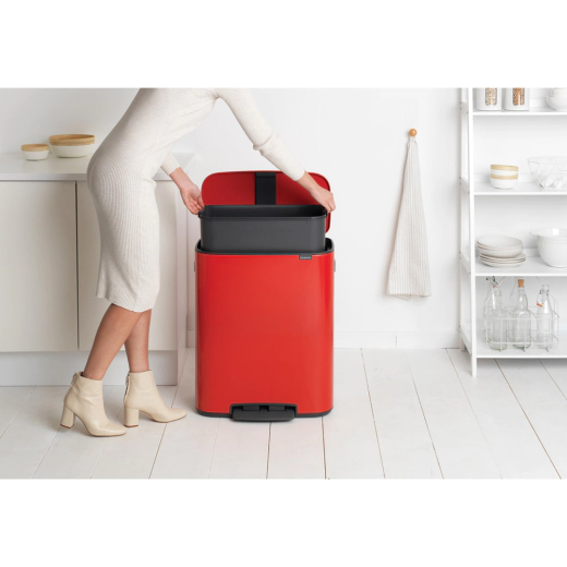 Кош за смет Brabantia Bo Pedal Passion Red, 60 л
