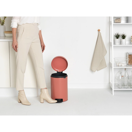Кош за смет Brabantia NewIcon Pedal Terracotta Pink, 12 л