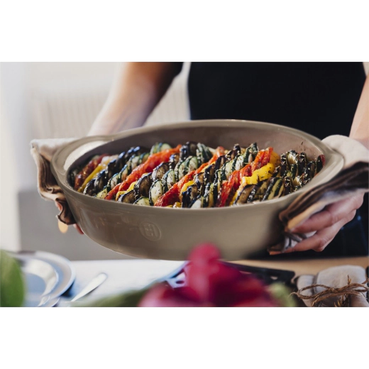 Керамична тава Emile Henry Oval Oven Dish 35х22,5 см - цвят капучино