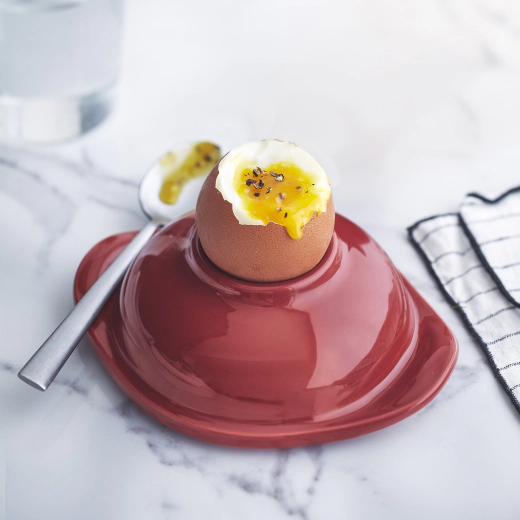 Керамично гювече с поставка за яйце Emile Henry Egg Nest - цвят червен