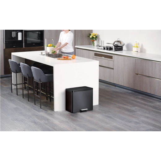 Кош за разделно събиране на отпадъци с педал EKO EUROPE Essential 2 х 15 л - черен 