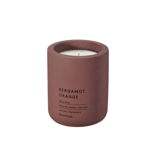 Ароматна свещ Blomus Fraga - размер L, цвят Cedar Wood, аромат Bergamot Orange