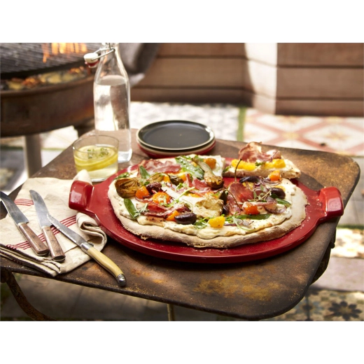 Керамична плоча за пица Emile Henry Smooth Pizza Stone 36,5 см - цвят червен